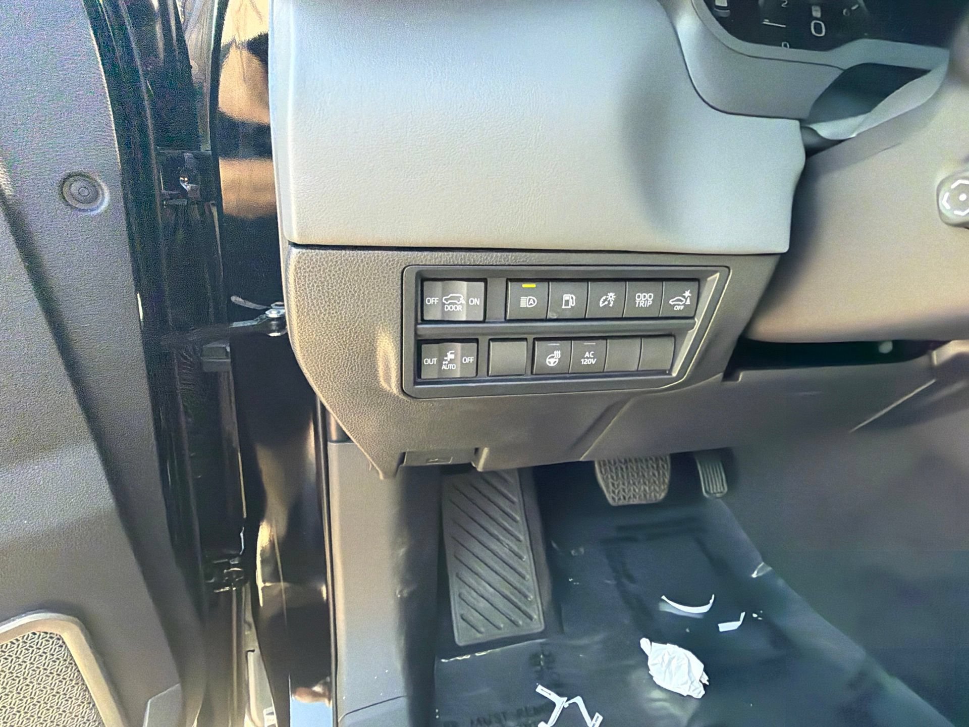 Used 2026 Toyota Sequoia Capstone AWD/4WD image 14