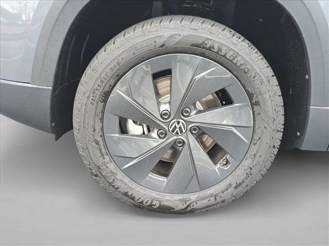 New 2026 Volkswagen Taos S image 9