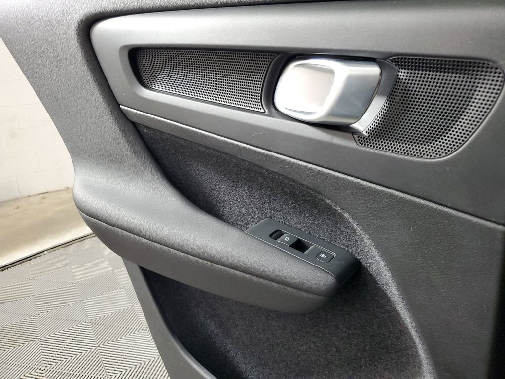Used 2023 Volvo C40 P8 Recharge Plus image 20