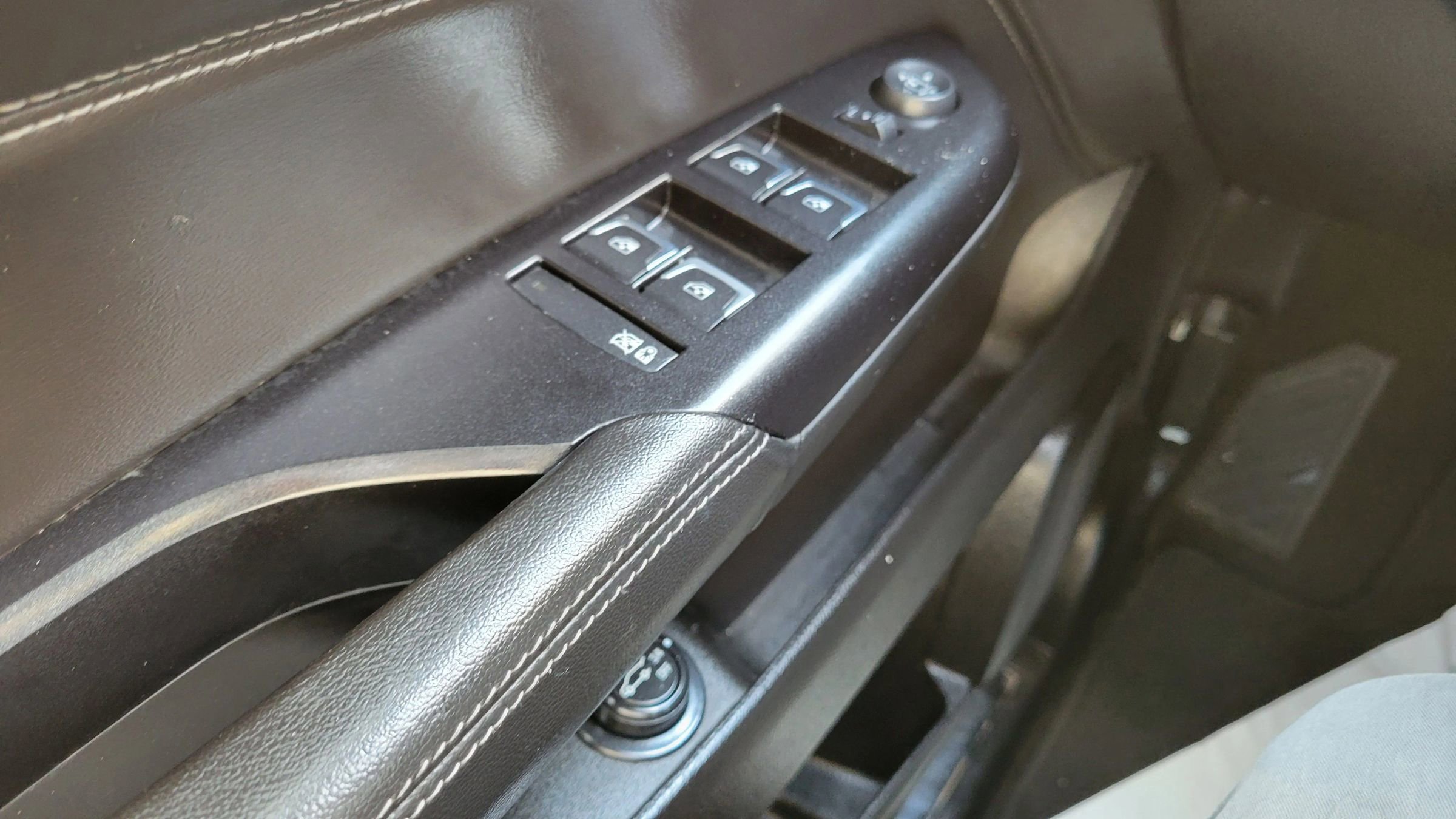 Used 2016 Cadillac SRX Performance w/ Midnight Edition Package FWD image 17