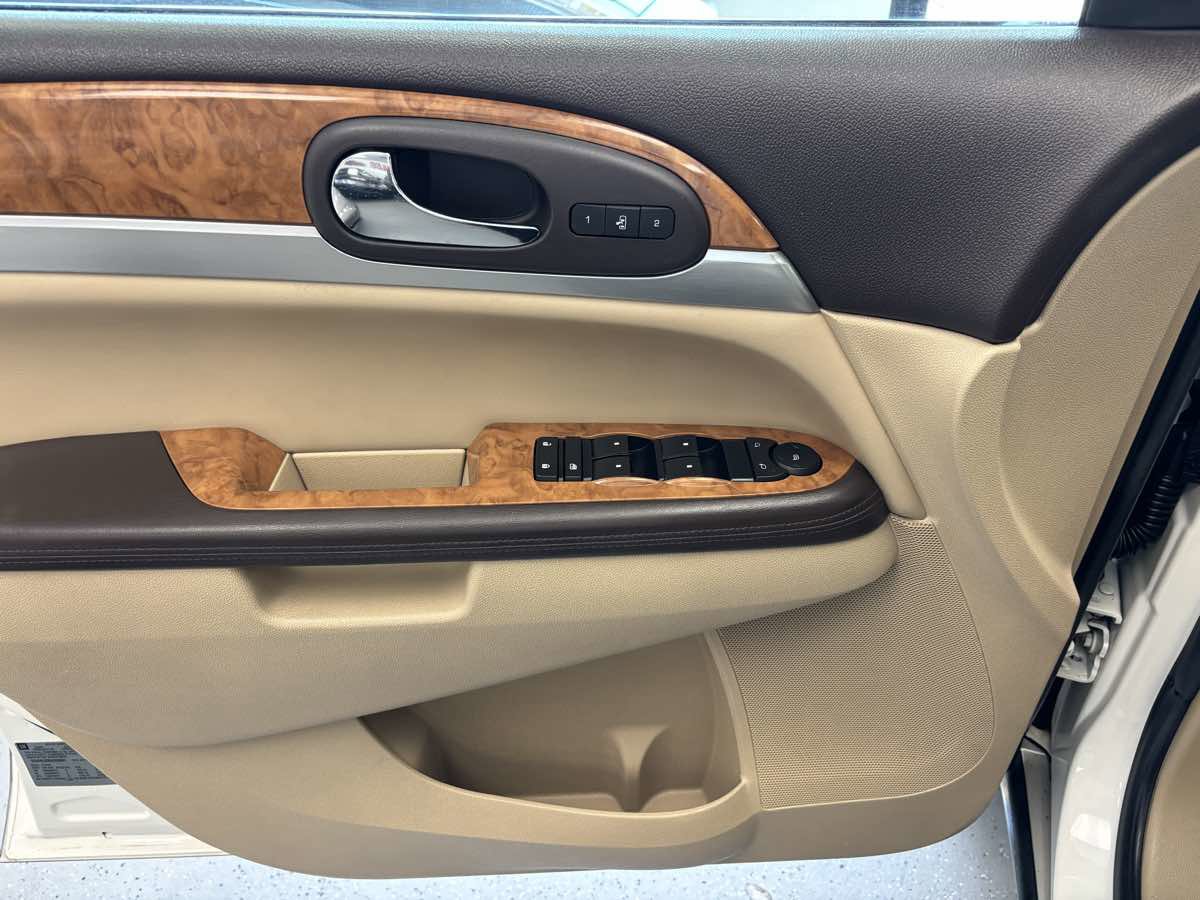Used 2009 Buick Enclave CXL w/ Driver Confidence Package image 19
