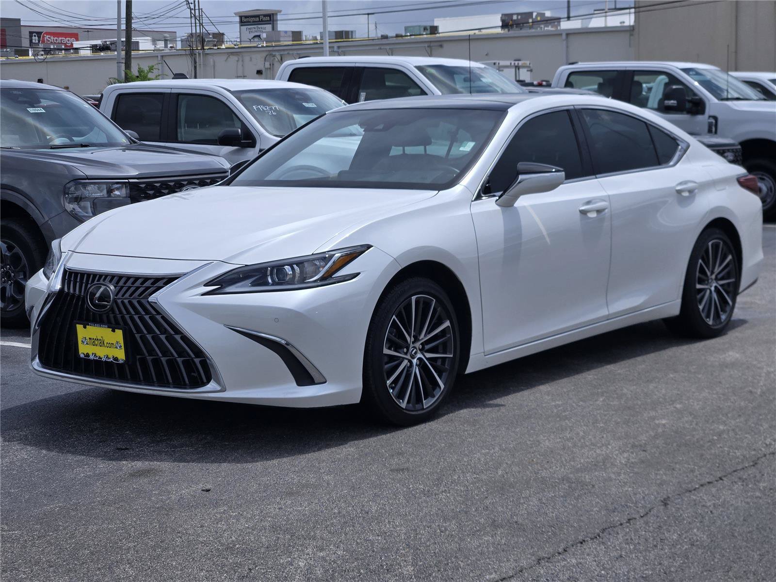 Used 2023 Lexus ES 350 w/ Premium Package FWD image 2