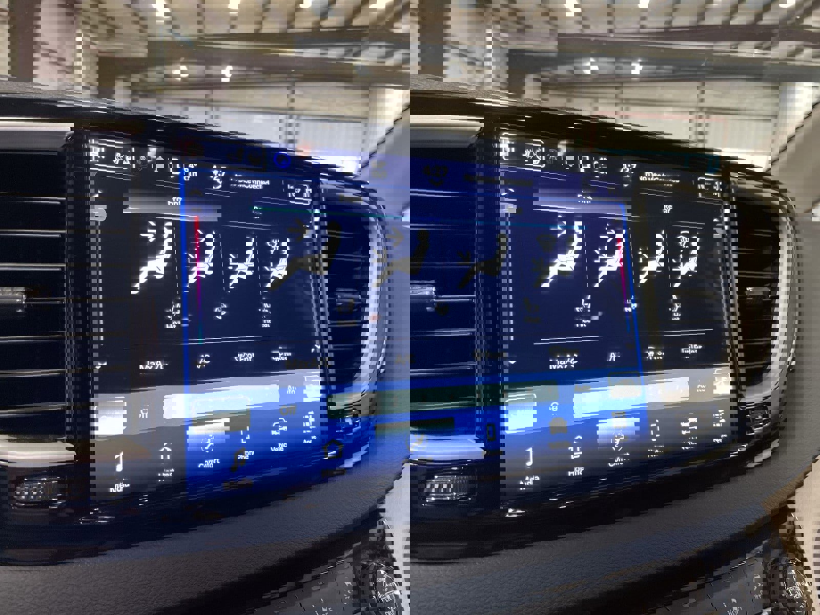 Used 2024 Chrysler Pacifica Touring-L image 19