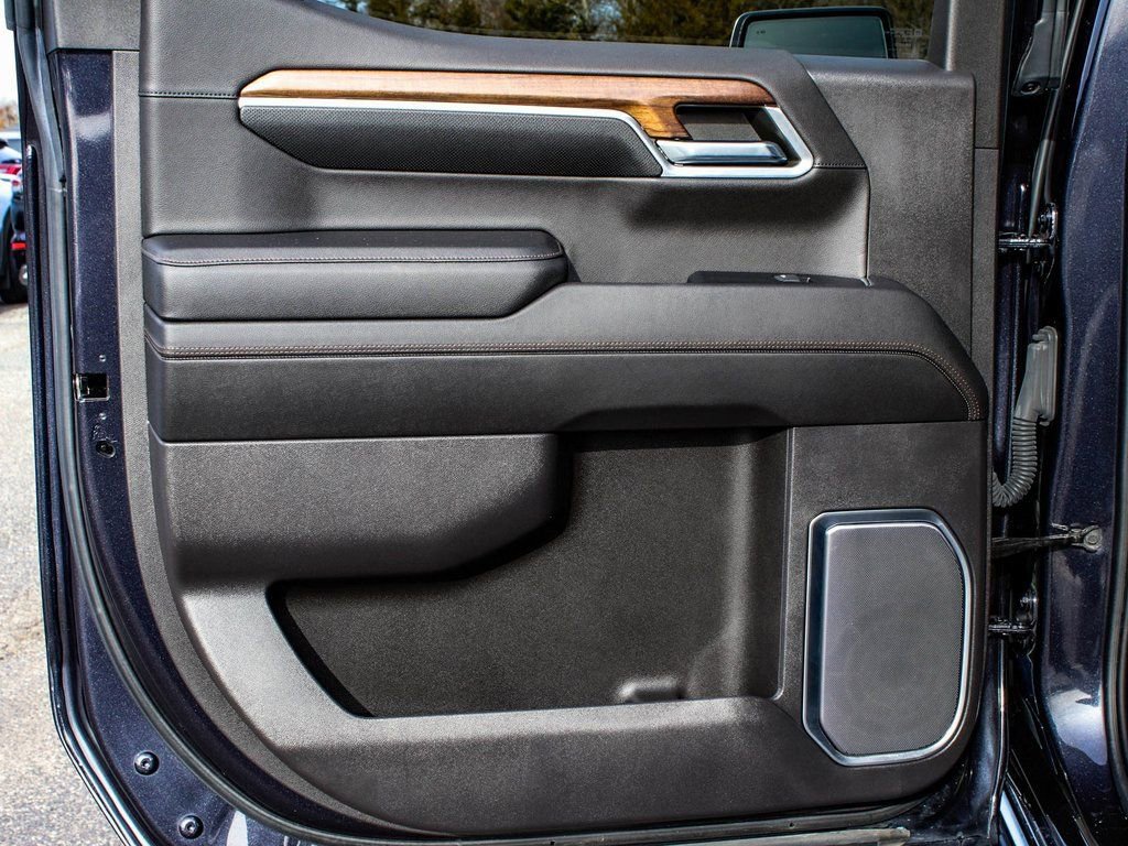 Used 2023 Chevrolet Silverado 1500 High Country w/ High Country Premium Package image 11