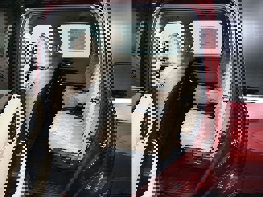 New 2025 Nissan Armada Platinum w/ Convenience Package image 21