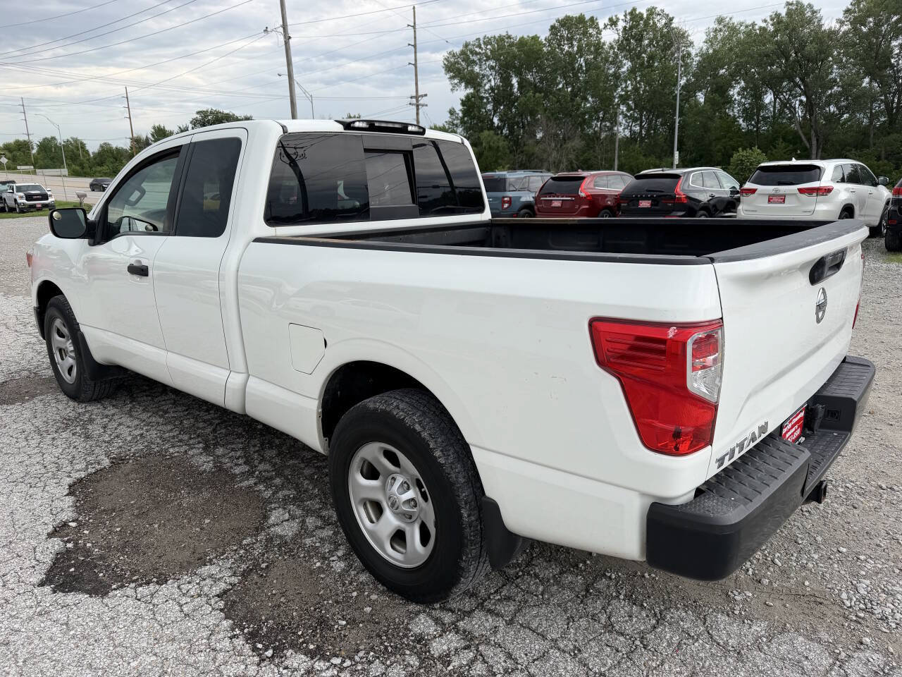 Used 2017 Nissan Titan S AWD/4WD image 5