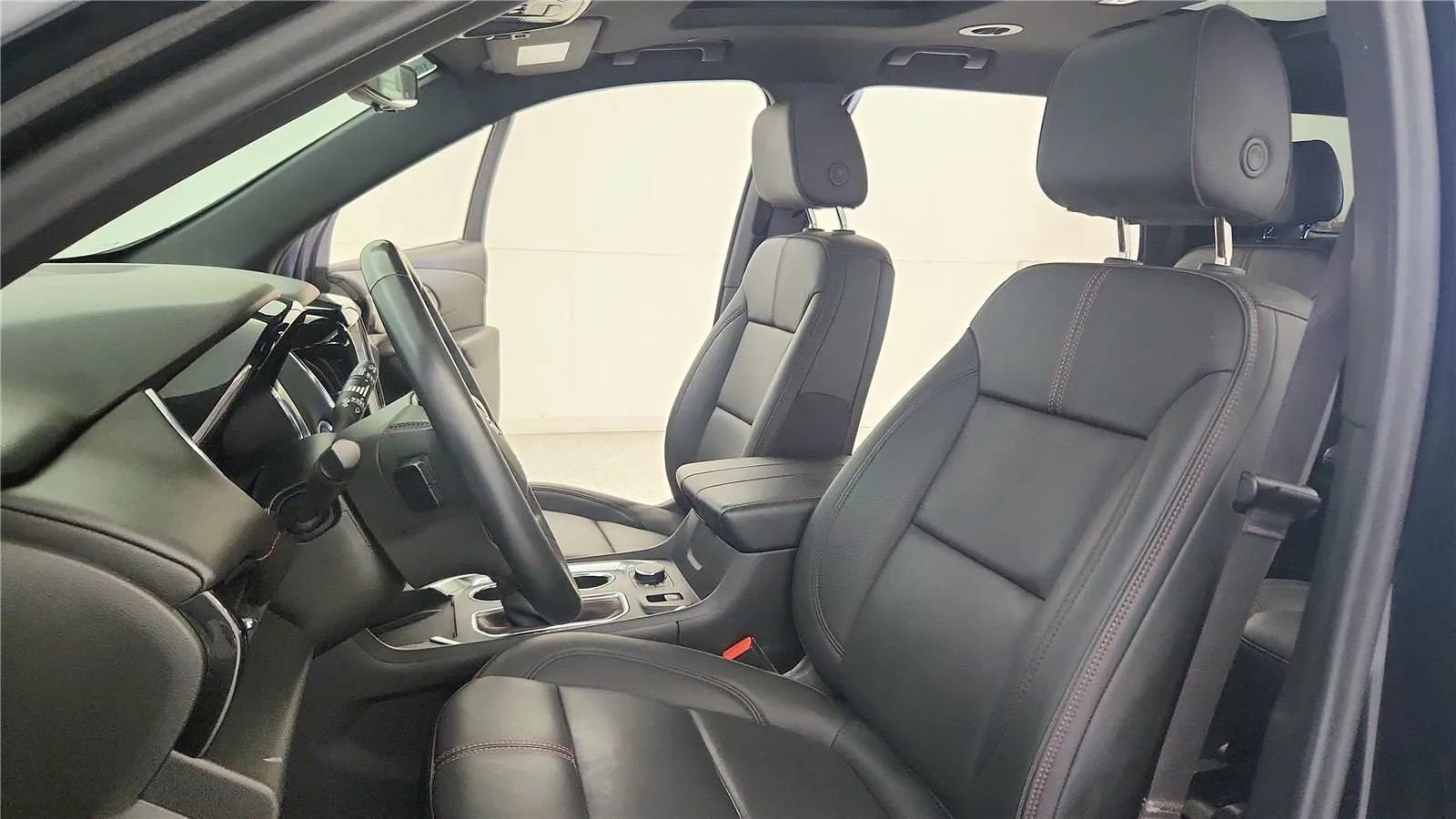 Used 2023 Chevrolet Traverse RS AWD/4WD image 29