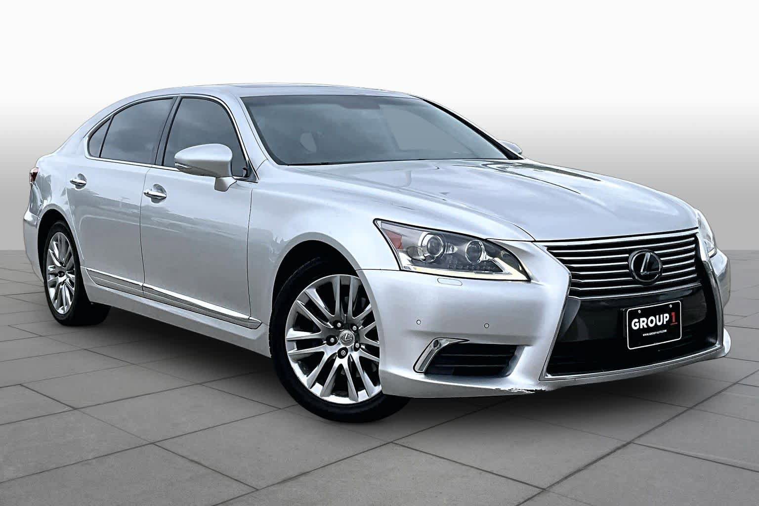 Used 2017 Lexus LS 460 L RWD image 3