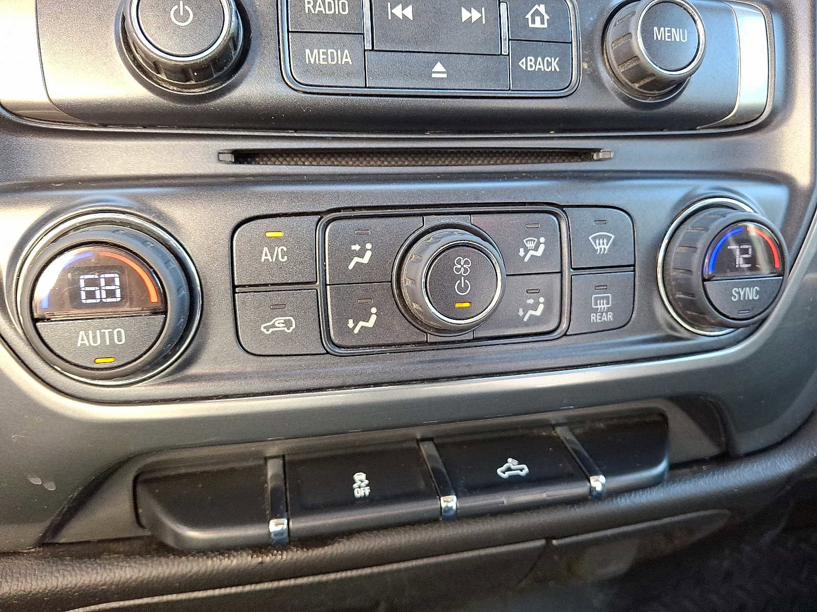 Used 2018 Chevrolet Silverado 1500 LT w/ All Star Edition image 17