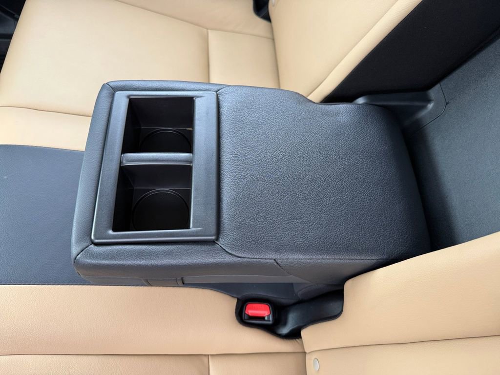 Used 2017 Toyota RAV4 Limited image 17