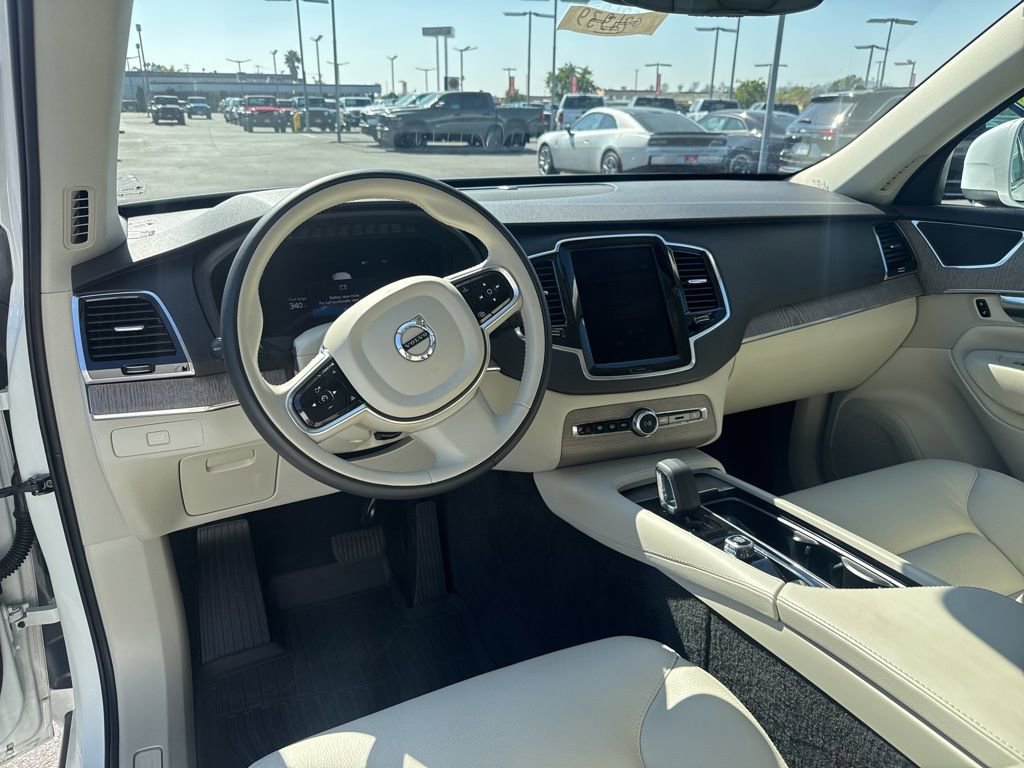 Used 2023 Volvo XC90 B5 Plus w/ Protection Package Premier image 18