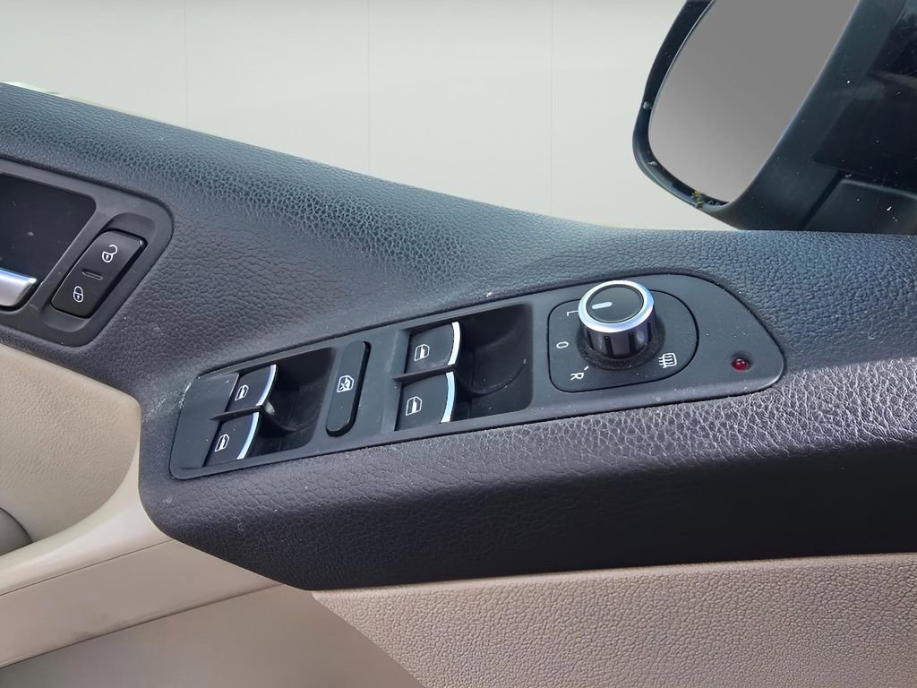 Used 2013 Volkswagen Tiguan SE AWD/4WD image 15