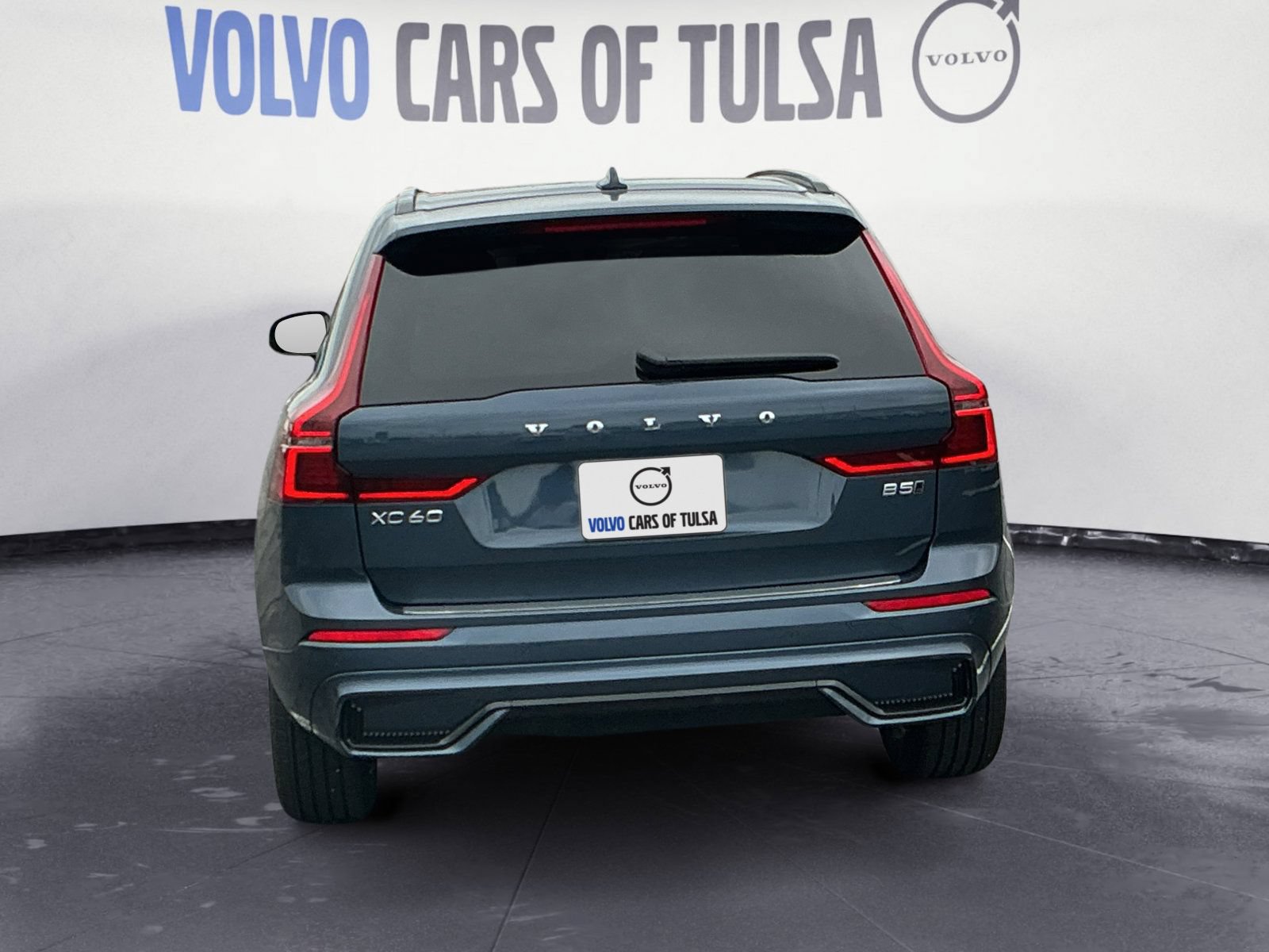 New 2026 Volvo XC60 B5 Plus w/ Protection Package Premier AWD/4WD image 4