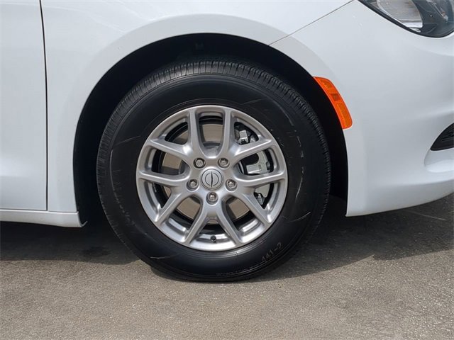 New 2026 Chrysler Voyager LX image 11