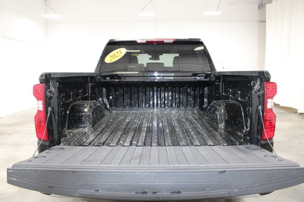 Used 2025 Chevrolet Silverado 1500 LT image 18