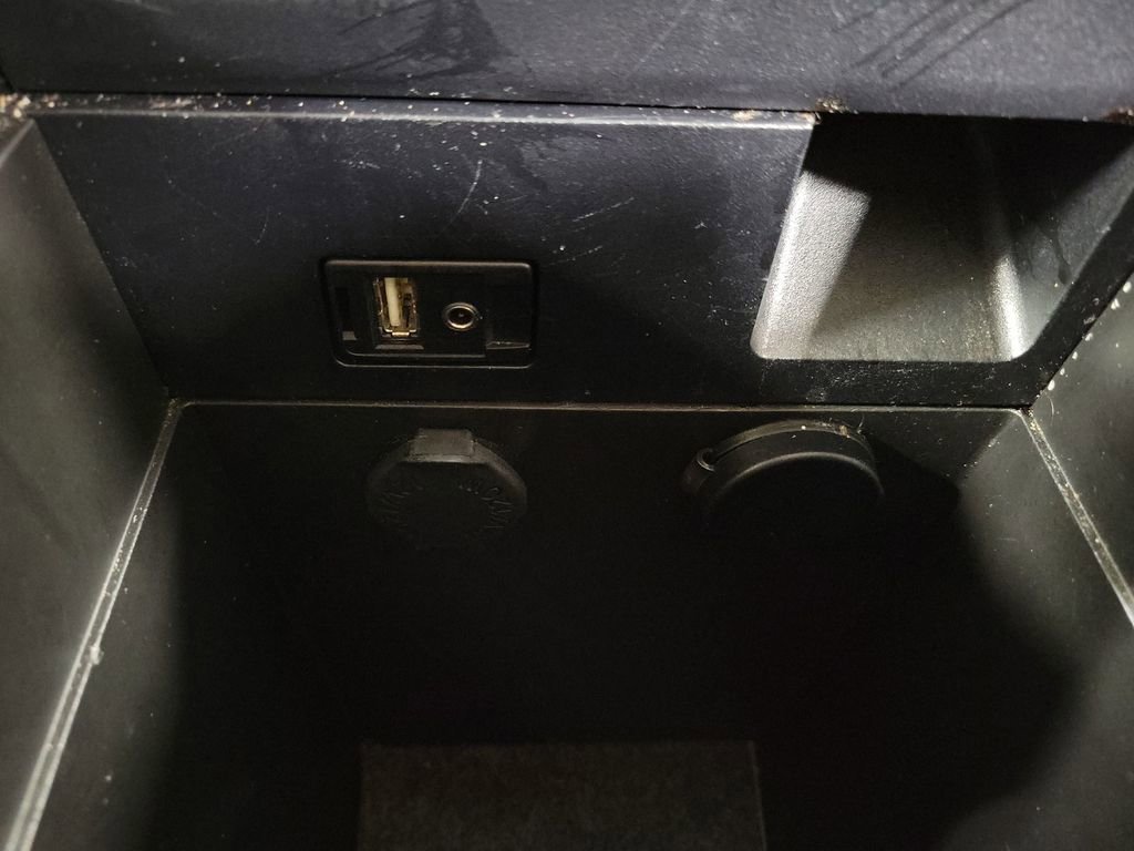 Used 2013 Toyota Venza XLE image 17