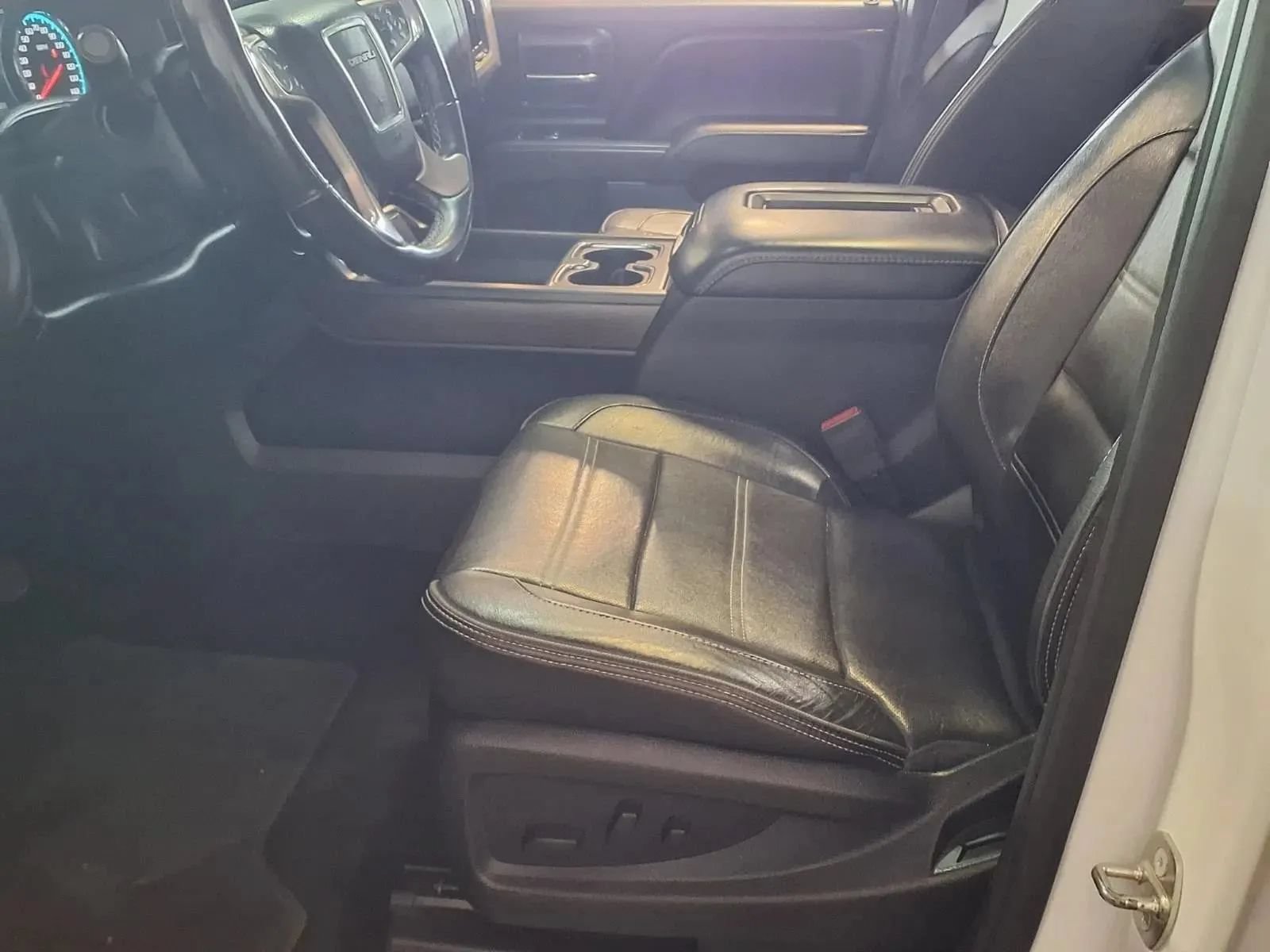 Used 2017 GMC Sierra 1500 Denali w/ Denali Ultimate Package AWD/4WD image 18