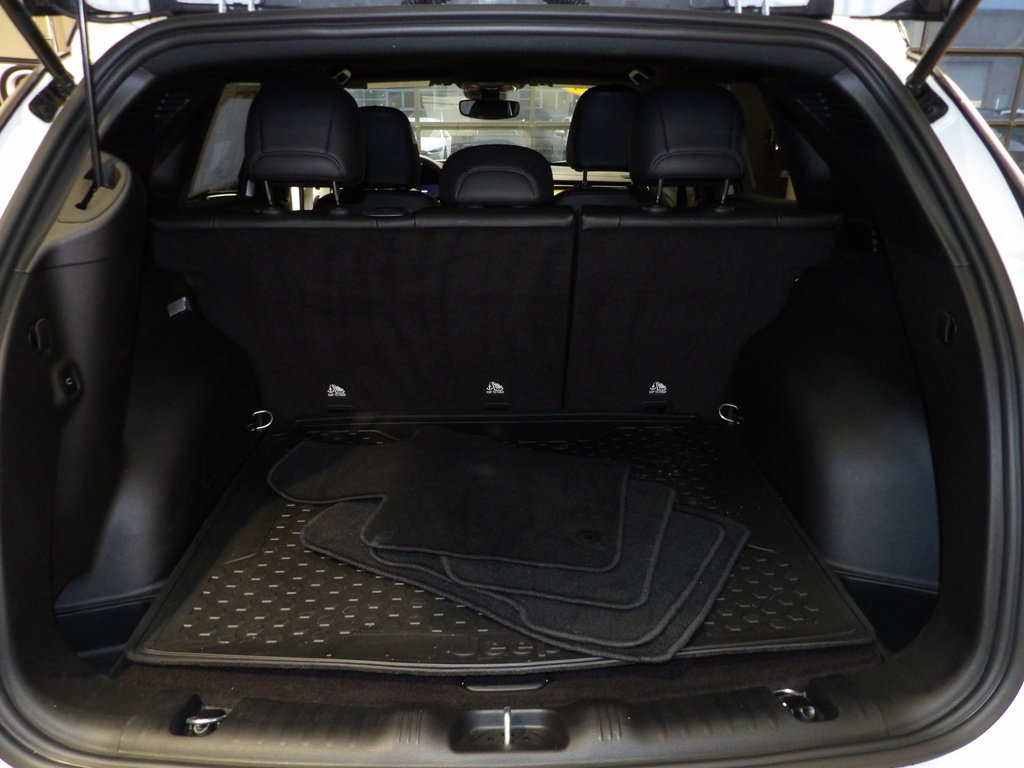 Used 2024 Jeep Compass Limited w/ Elite Group image 18