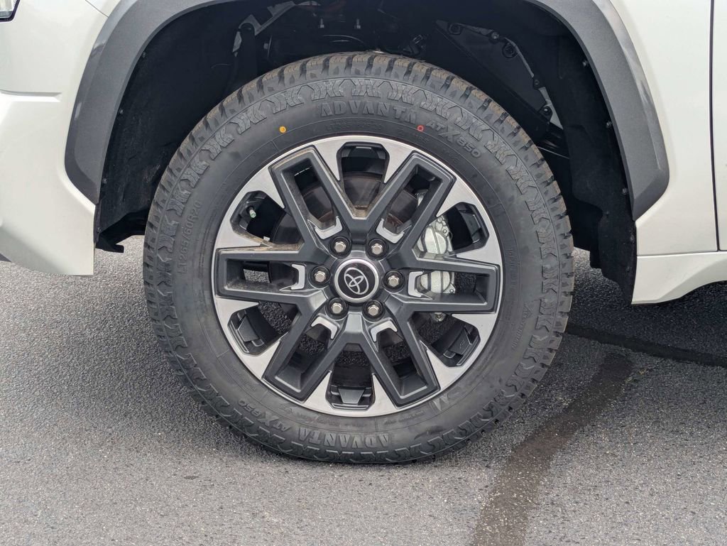 Used 2024 Toyota Tundra Limited AWD/4WD image 12