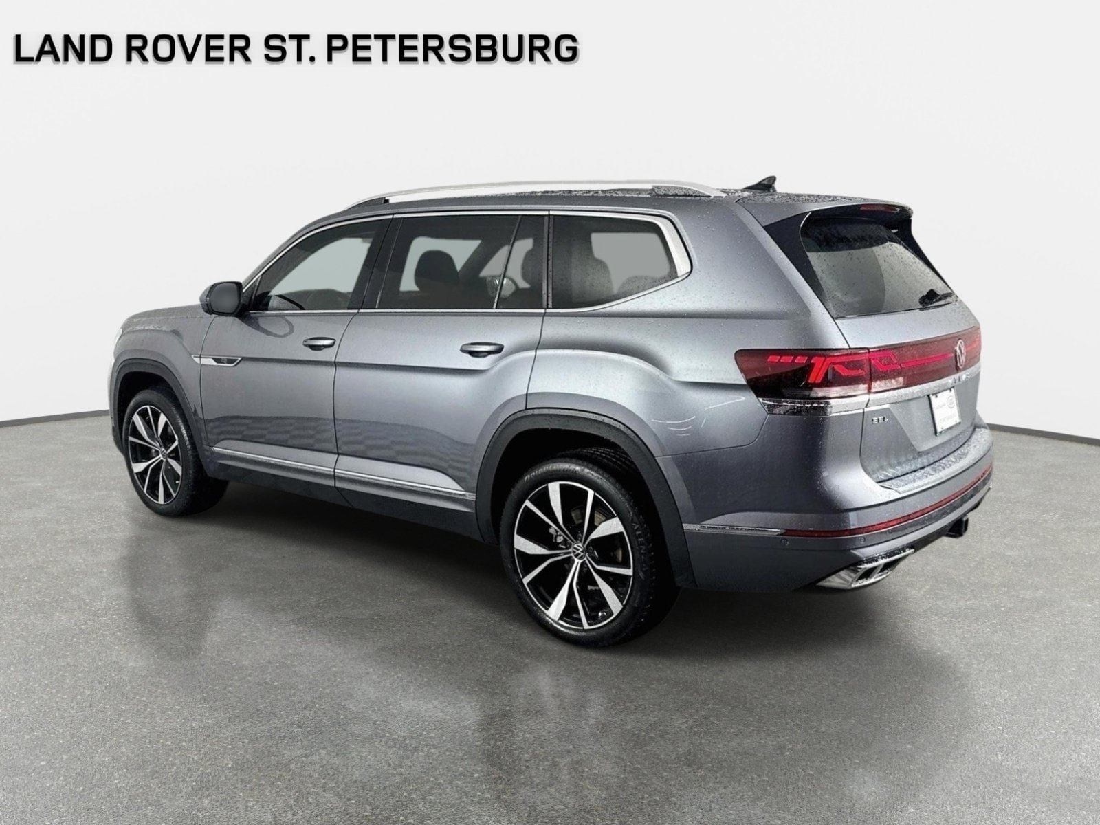 Used 2024 Volkswagen Atlas SEL Premium R-Line AWD/4WD image 7