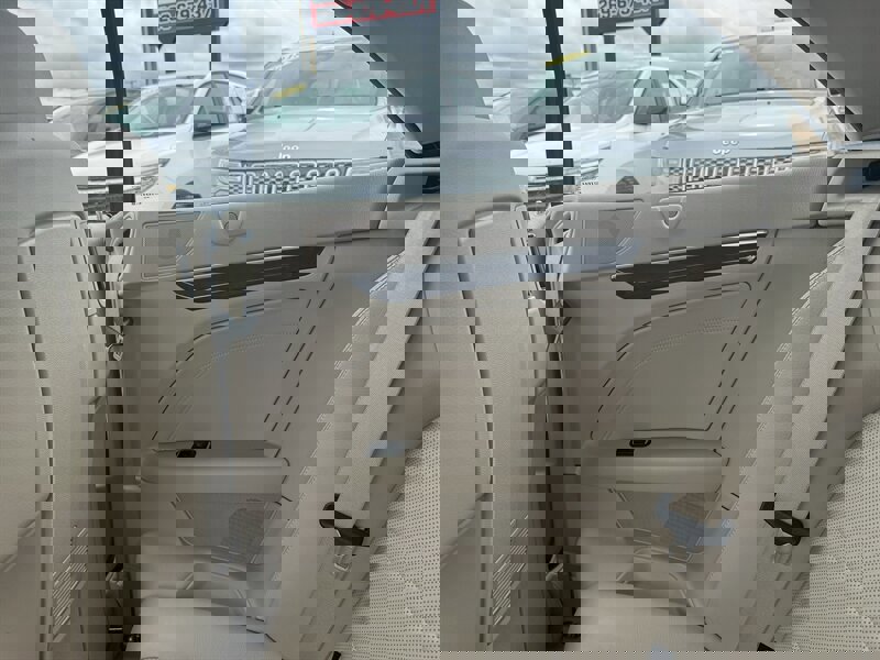 Used 2014 Mercedes-Benz E 350 Cabriolet image 23