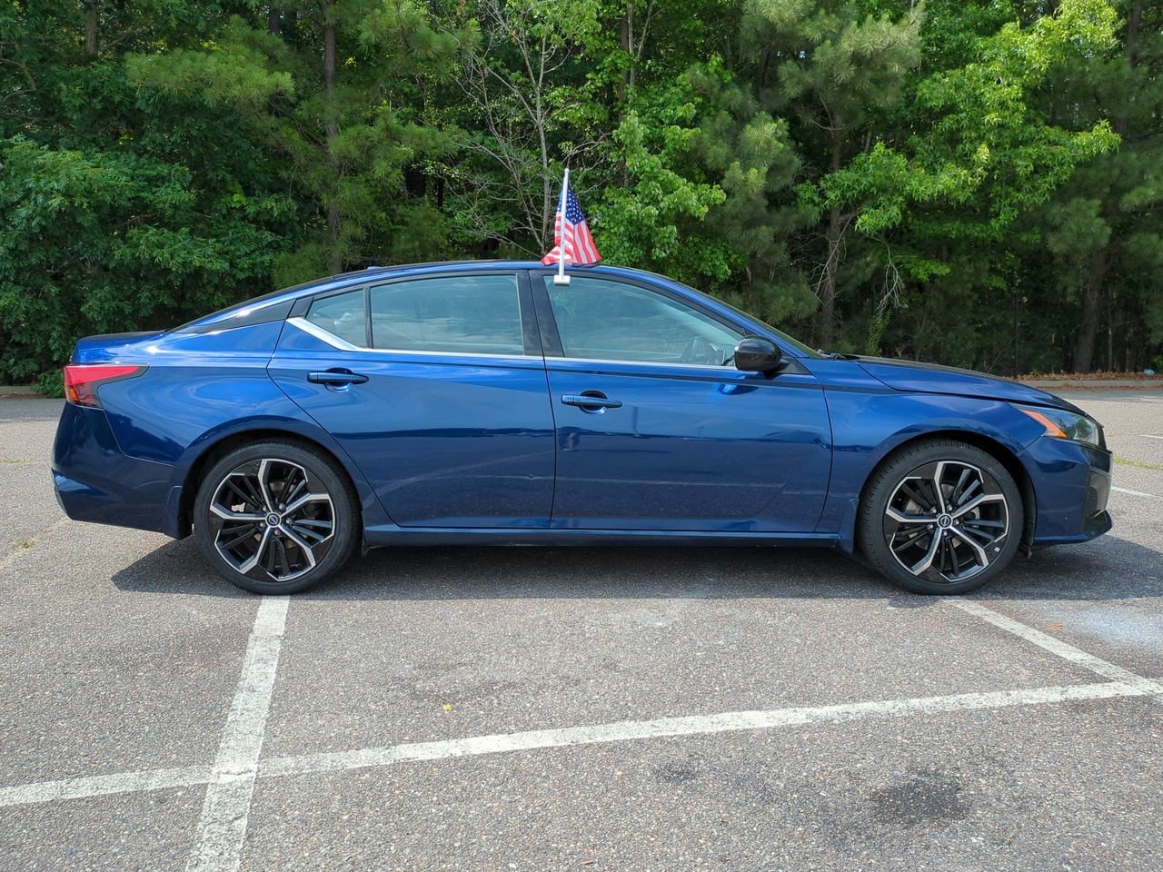 Used 2024 Nissan Altima 2.5 SR FWD image 3