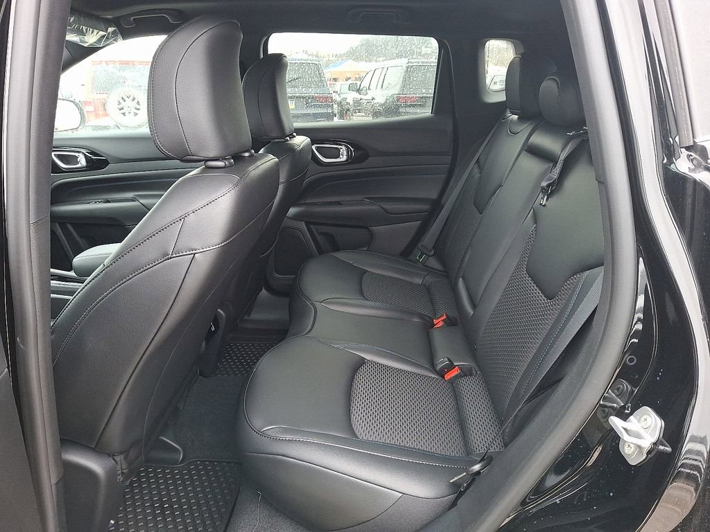 New 2026 Jeep Compass Latitude w/ Sun and Sound Group image 5