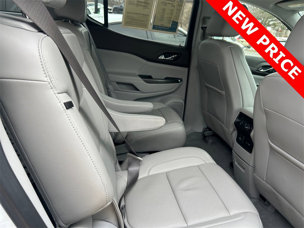 Used 2023 GMC Acadia SLT w/ Technology Package image 25