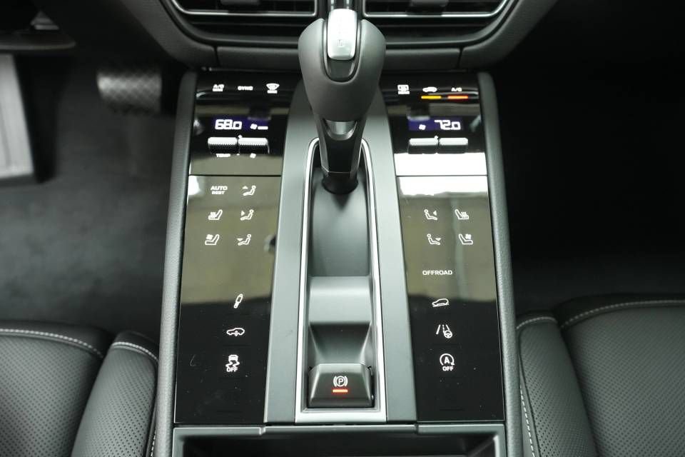 New 2026 Porsche Macan S AWD/4WD image 23