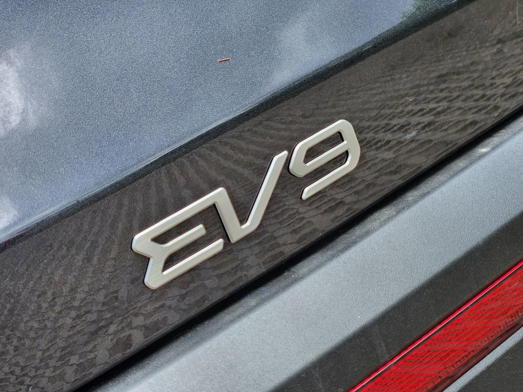 New 2026 Kia EV9 Wind AWD/4WD image 8