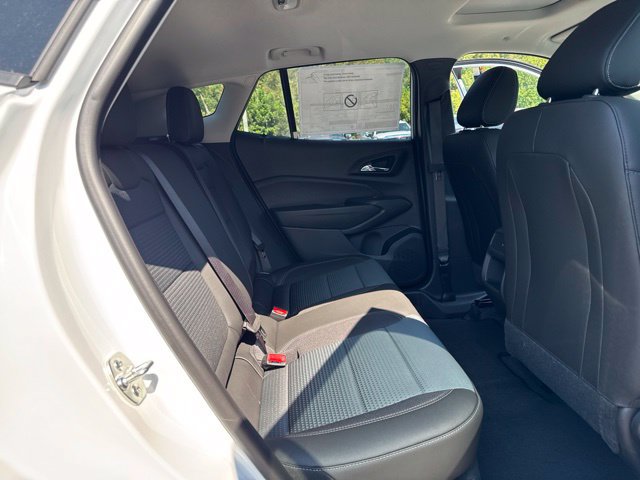 New 2026 Chevrolet Trax LT w/ Sunroof Package FWD image 25