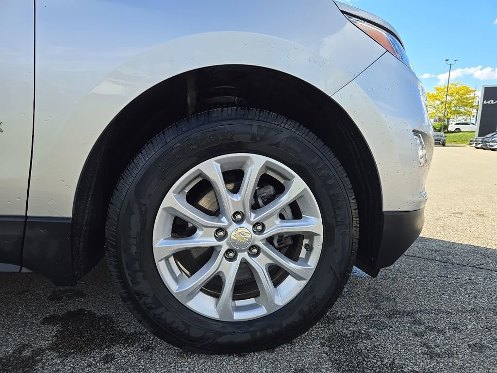 Used 2020 Chevrolet Equinox LS w/ LPO, Floor Liner Package AWD/4WD image 35