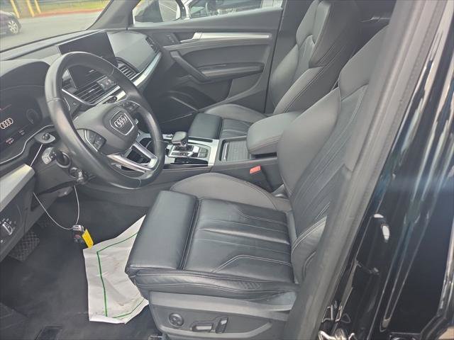 Used 2021 Audi Q5 2.0T Premium Plus w/ Premium Plus Package AWD/4WD image 13
