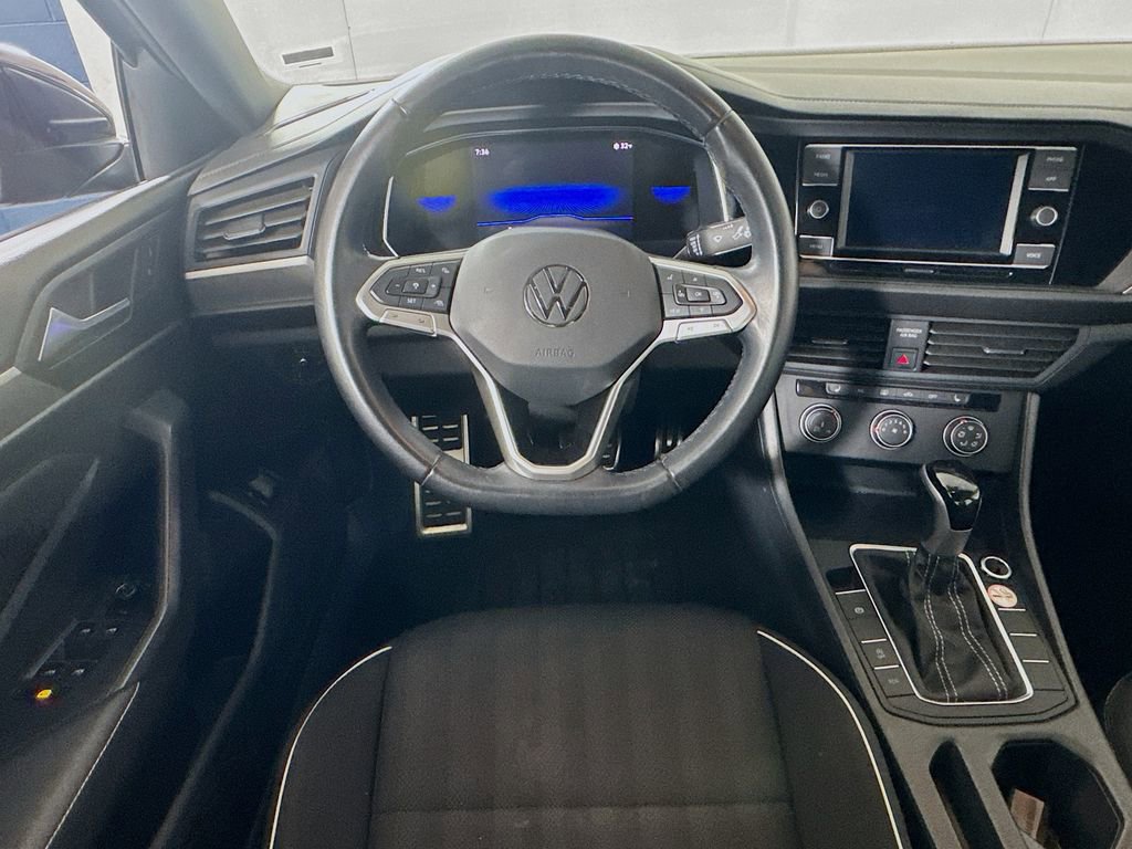Used 2024 Volkswagen Jetta Sport image 20