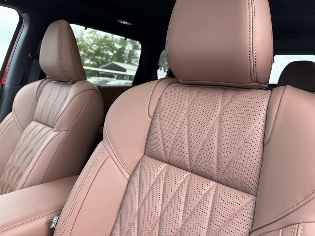 New 2026 Mitsubishi Outlander SEL image 23