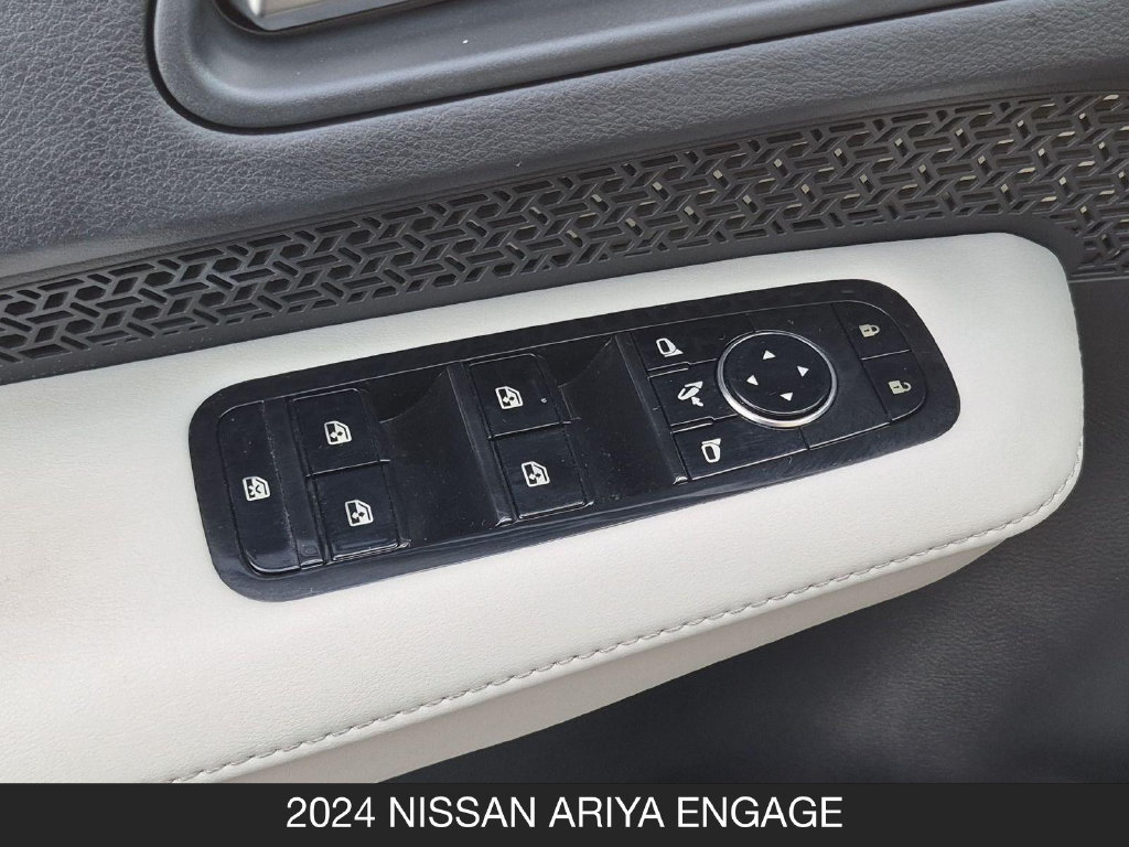 Used 2024 Nissan Ariya FWD image 25