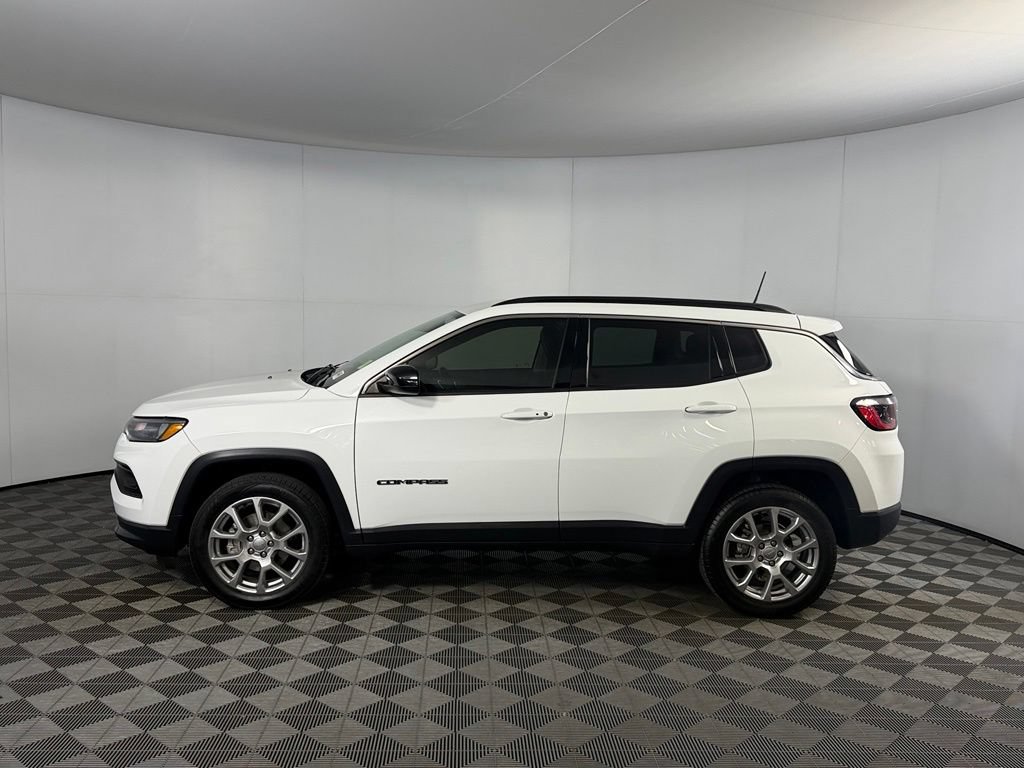 Used 2022 Jeep Compass Latitude AWD/4WD image 10