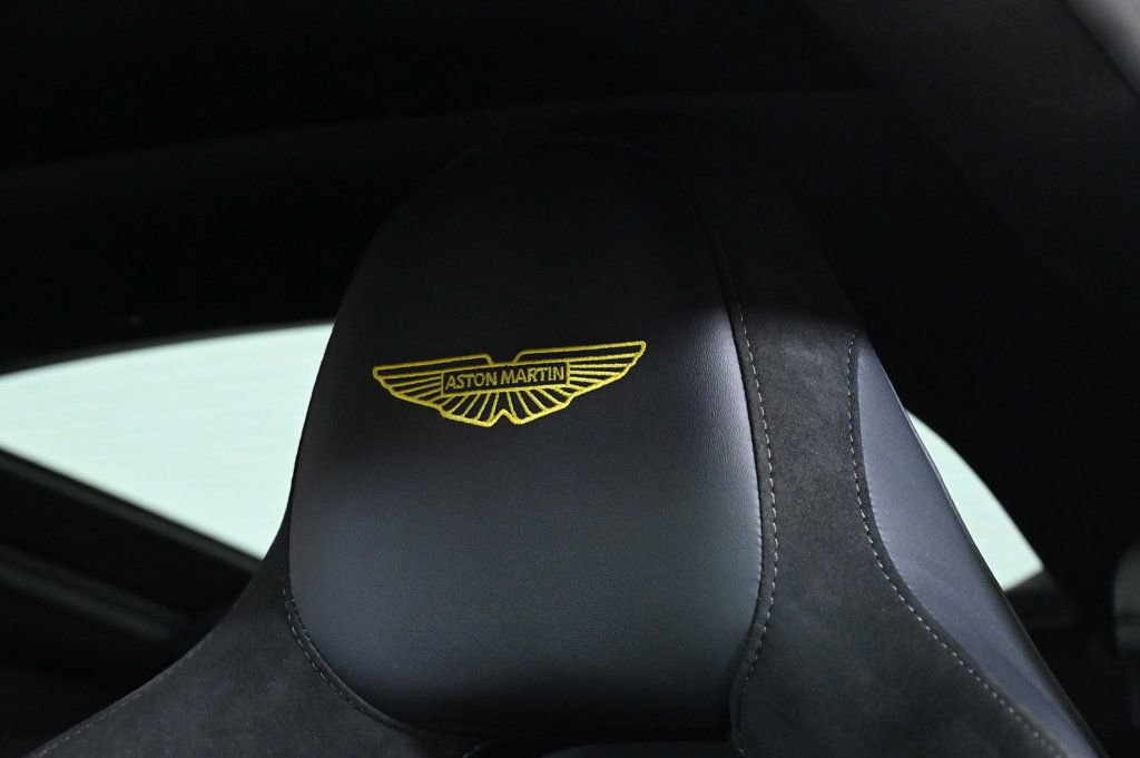 Used 2025 Aston Martin V8 Vantage Coupe image 5