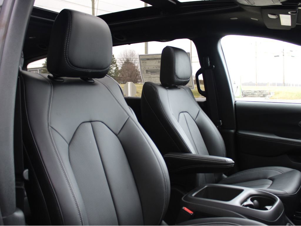 New 2026 Chrysler Pacifica Select image 26