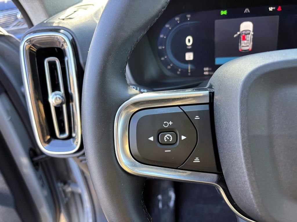 New 2025 Volvo XC40 B5 Plus w/ Protection Package Premier image 17