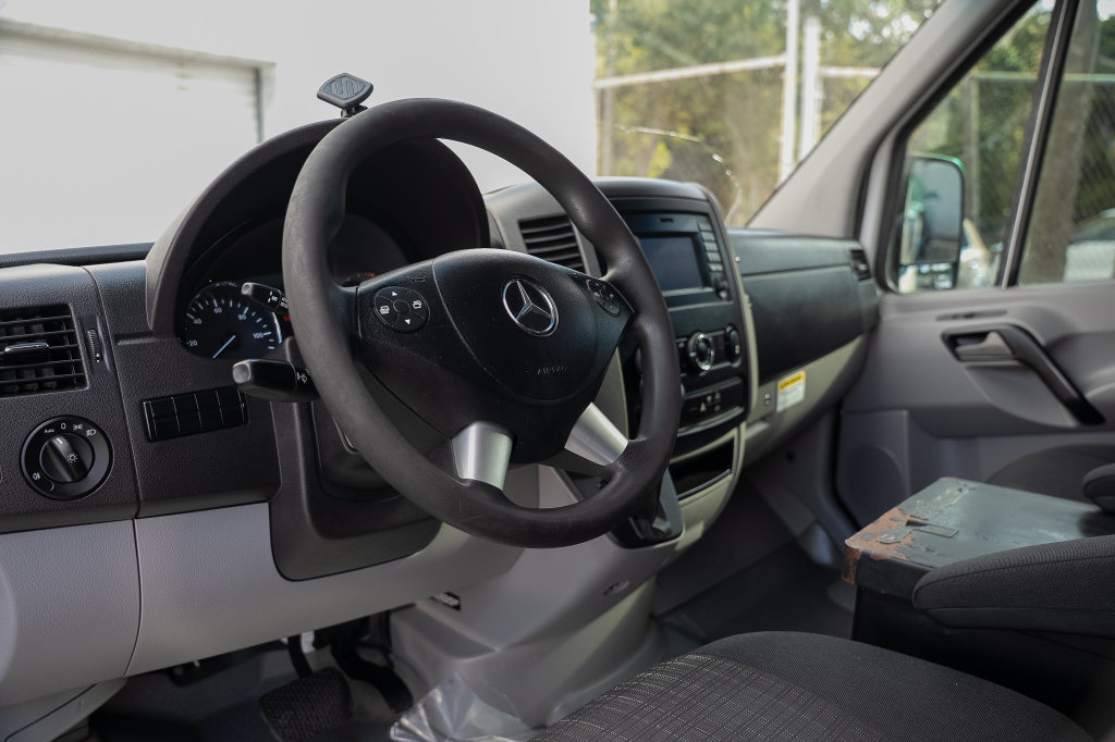 Used 2017 Mercedes-Benz Sprinter 2500 image 21
