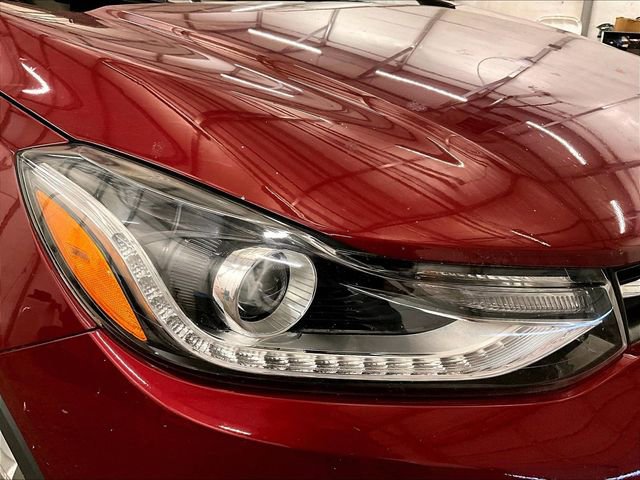 Used 2020 Chevrolet Trax LT w/ LT Convenience Package AWD/4WD image 27