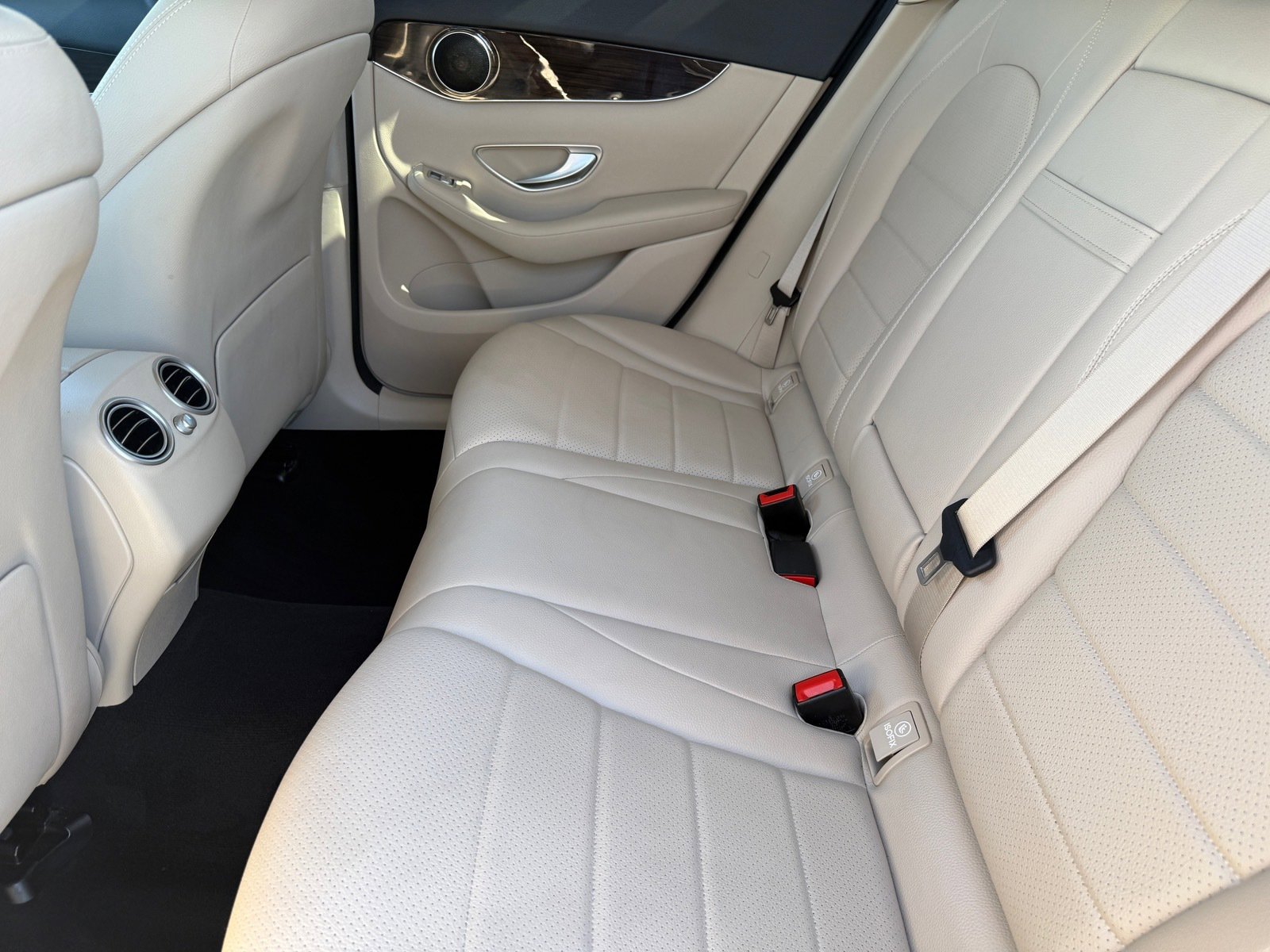 Used 2021 Mercedes-Benz GLC 300 image 26