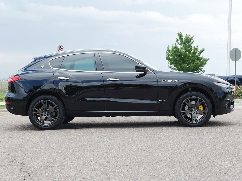 Used 2019 Maserati Levante GranLusso AWD/4WD image 6