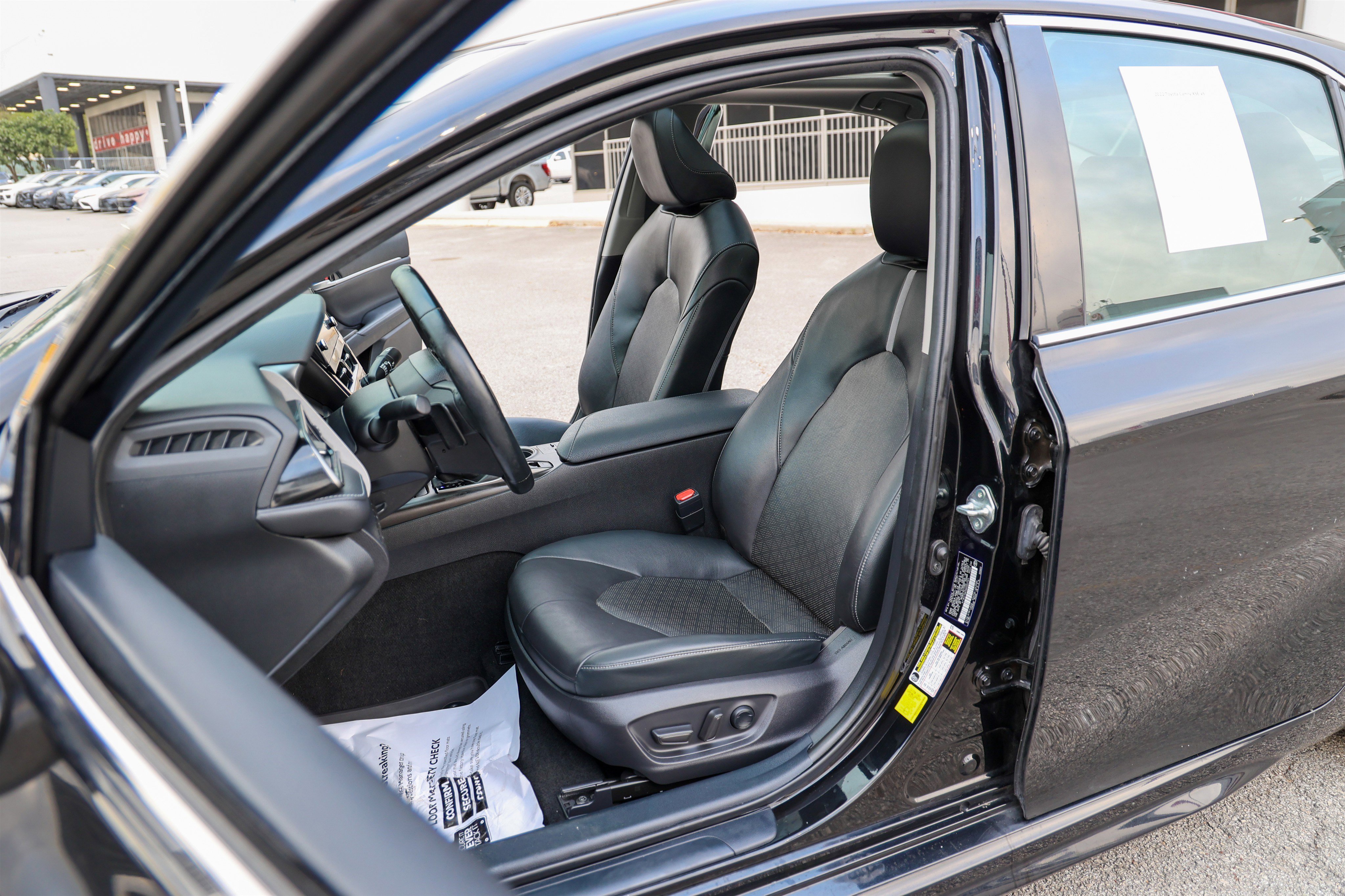 Used 2022 Toyota Camry XSE image 34