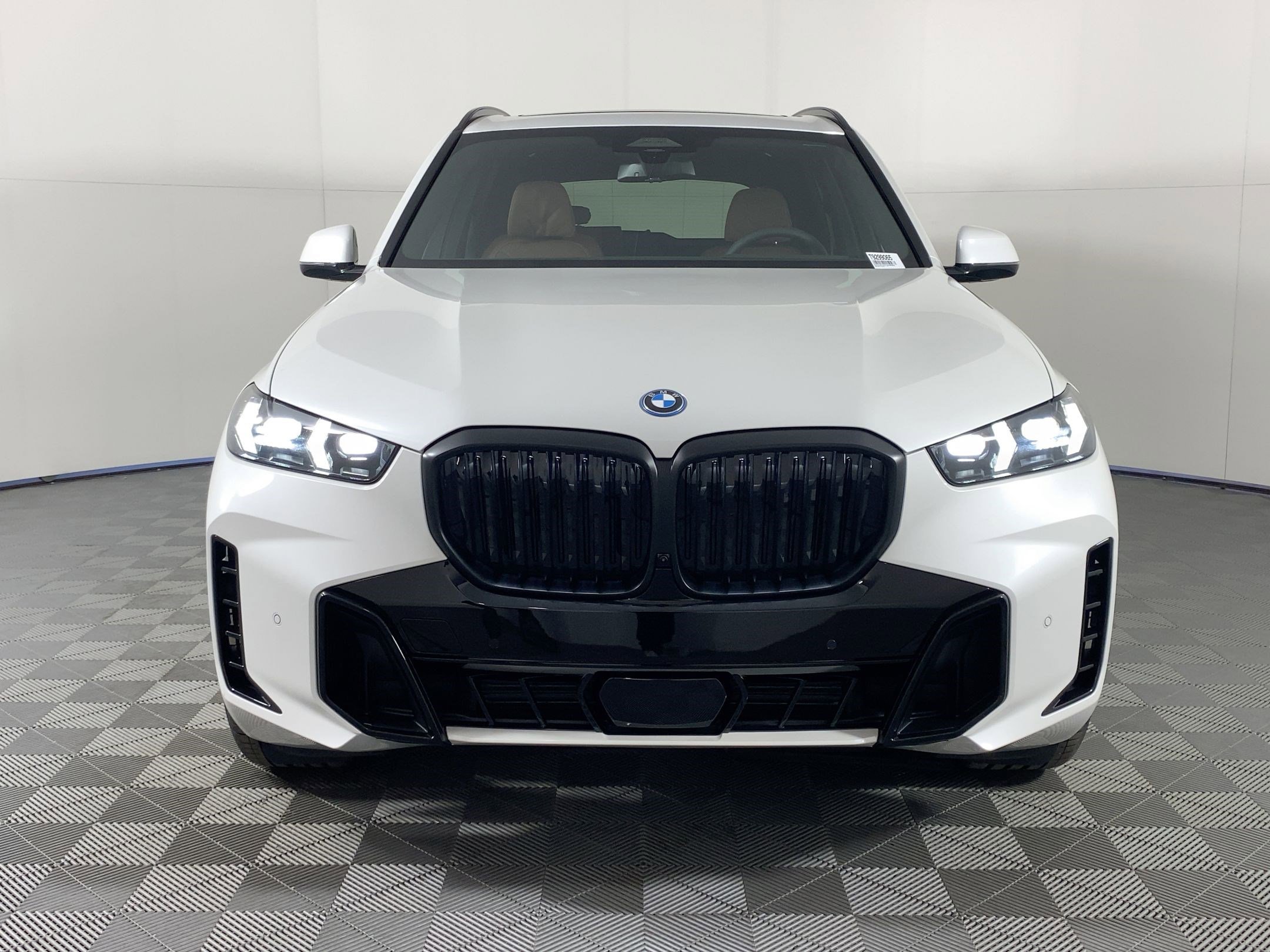 Used 2026 BMW X5 xDrive50e w/ M Sport Package AWD/4WD image 5