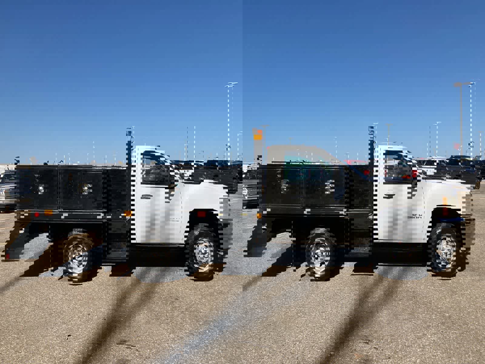 Used 2011 Chevrolet Silverado 3500 W/T RWD image 4