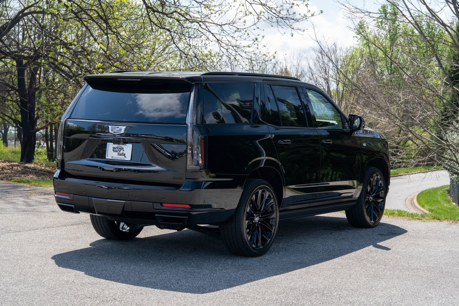 Used 2025 Cadillac Escalade Sport Platinum w/ LPO, ONYX Package AWD/4WD image 7
