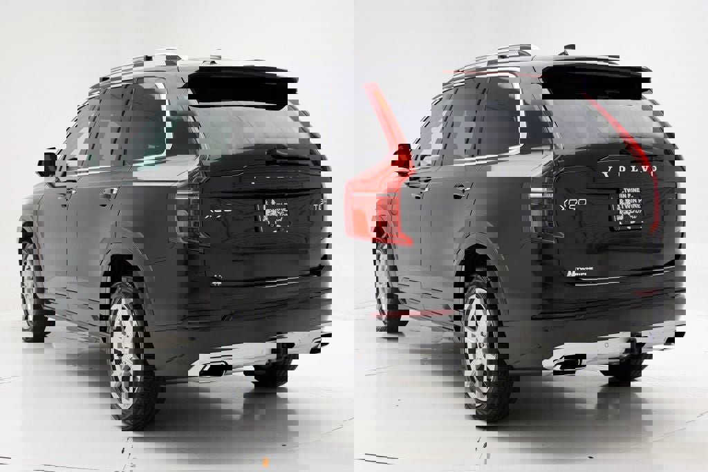 Used 2016 Volvo XC90 T8 Momentum w/ Vision Package AWD/4WD image 6