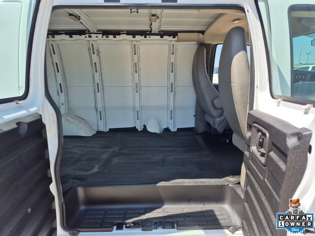 Used 2015 Chevrolet Express 2500 RWD image 21